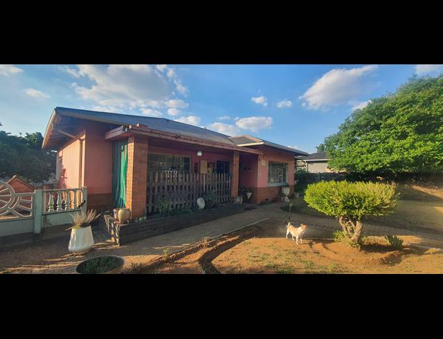 3 BEDROOM HOUSE FOR SALE IN RENSBURG